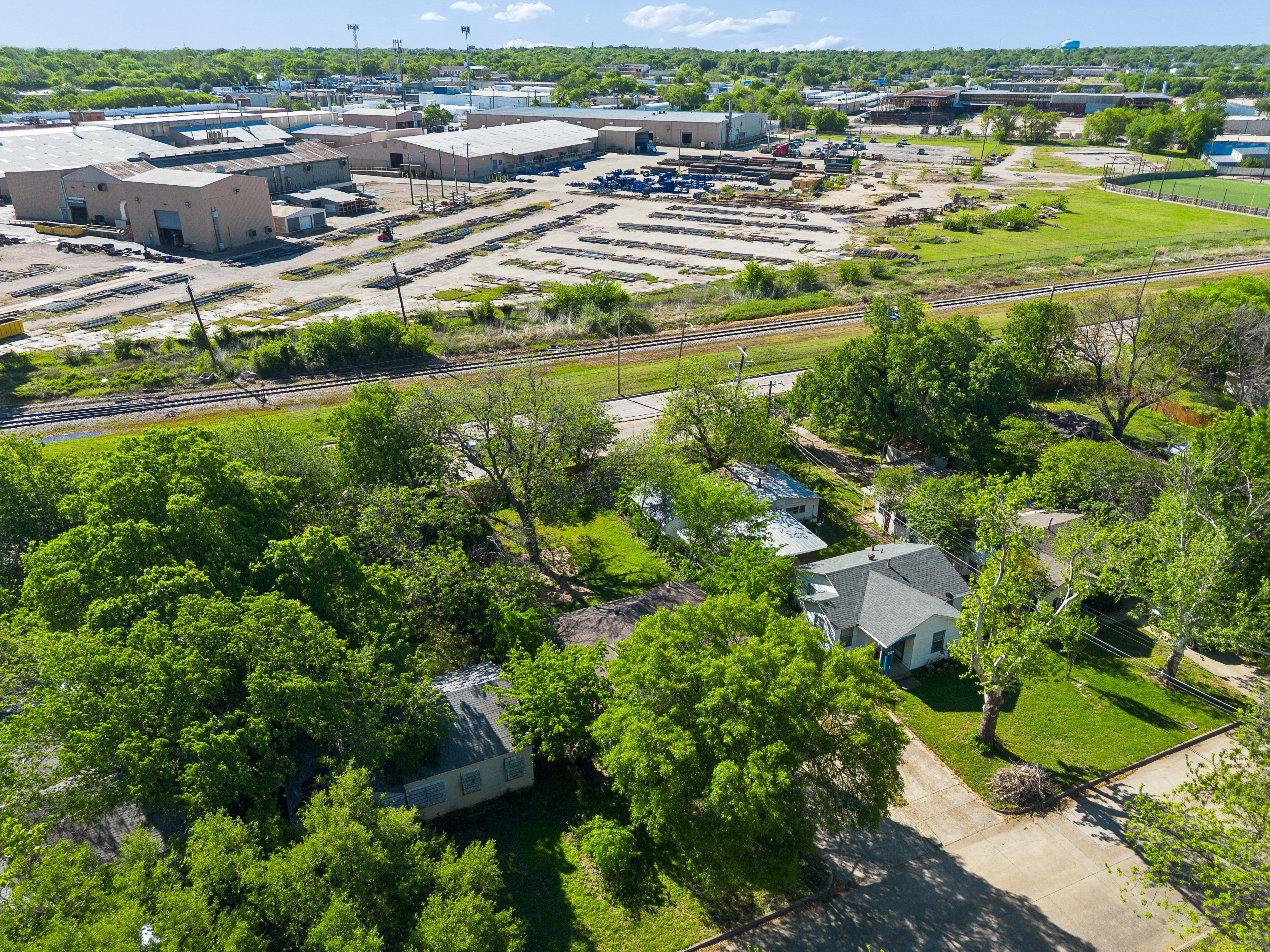 Aerial view of 2821 S Hills Ave neighborhood Fort Worth TX